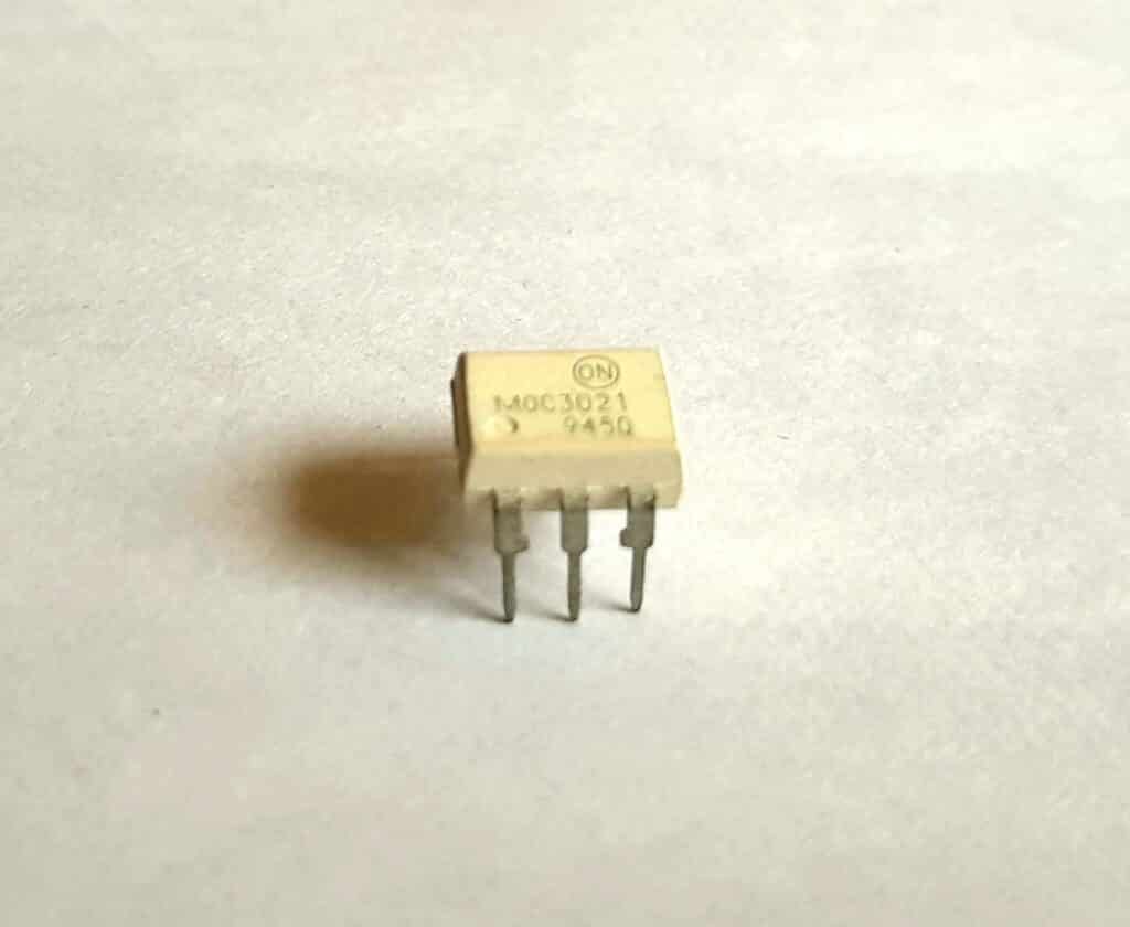 MOC3021 IC Optocoupler Traic Driver IC » Electrical Learner
